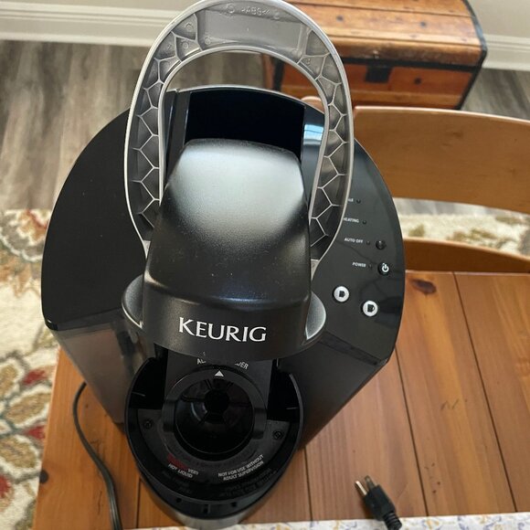 Keurig K-Classic Single Serve K-Cup Pod Coffee Maker, Black plus extras! - Picture 1 of 2